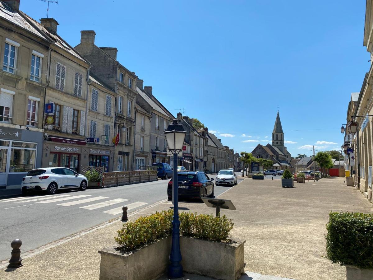 LA LUMINEUZ au cœur des plages du débarquement Creully sur Seulles Exterior foto